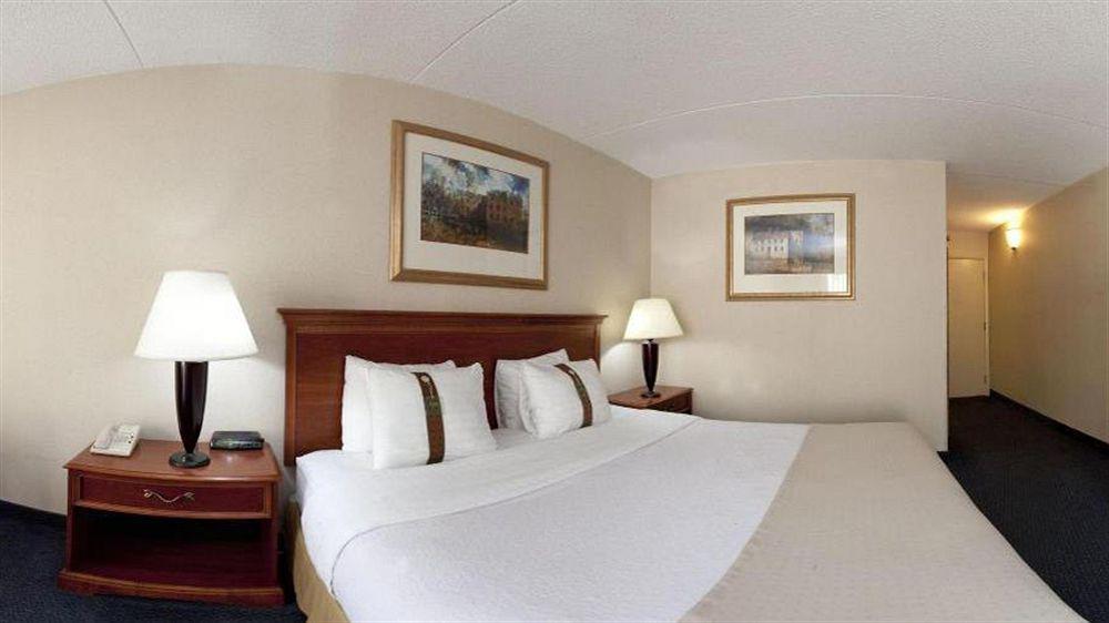 Days Hotel By Wyndham Williamsburg I-64 Екстер'єр фото