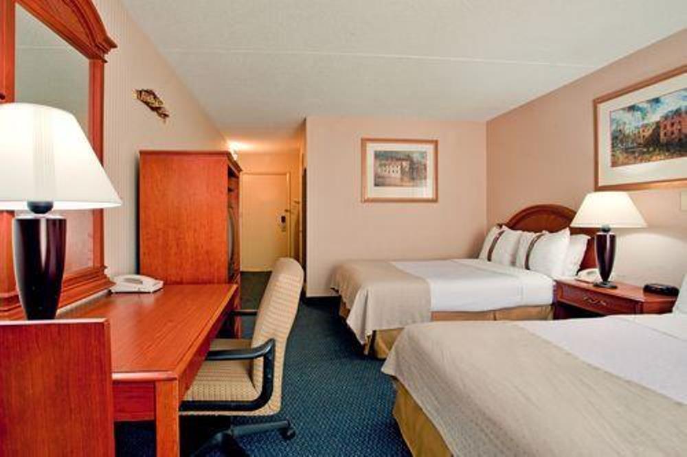 Days Hotel By Wyndham Williamsburg I-64 Екстер'єр фото