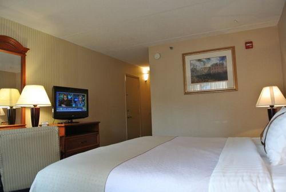 Days Hotel By Wyndham Williamsburg I-64 Екстер'єр фото