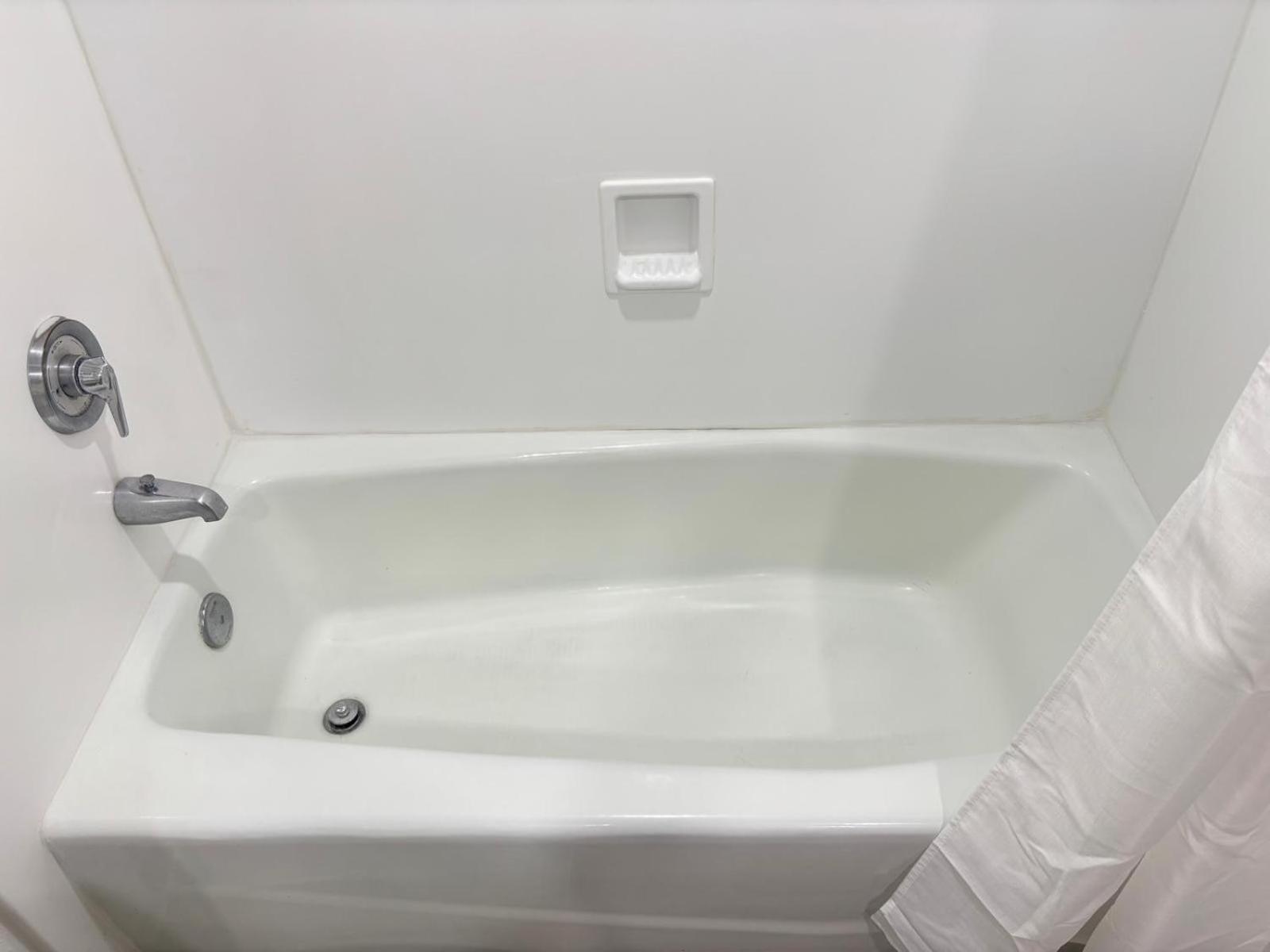 Days Hotel By Wyndham Williamsburg I-64 Екстер'єр фото