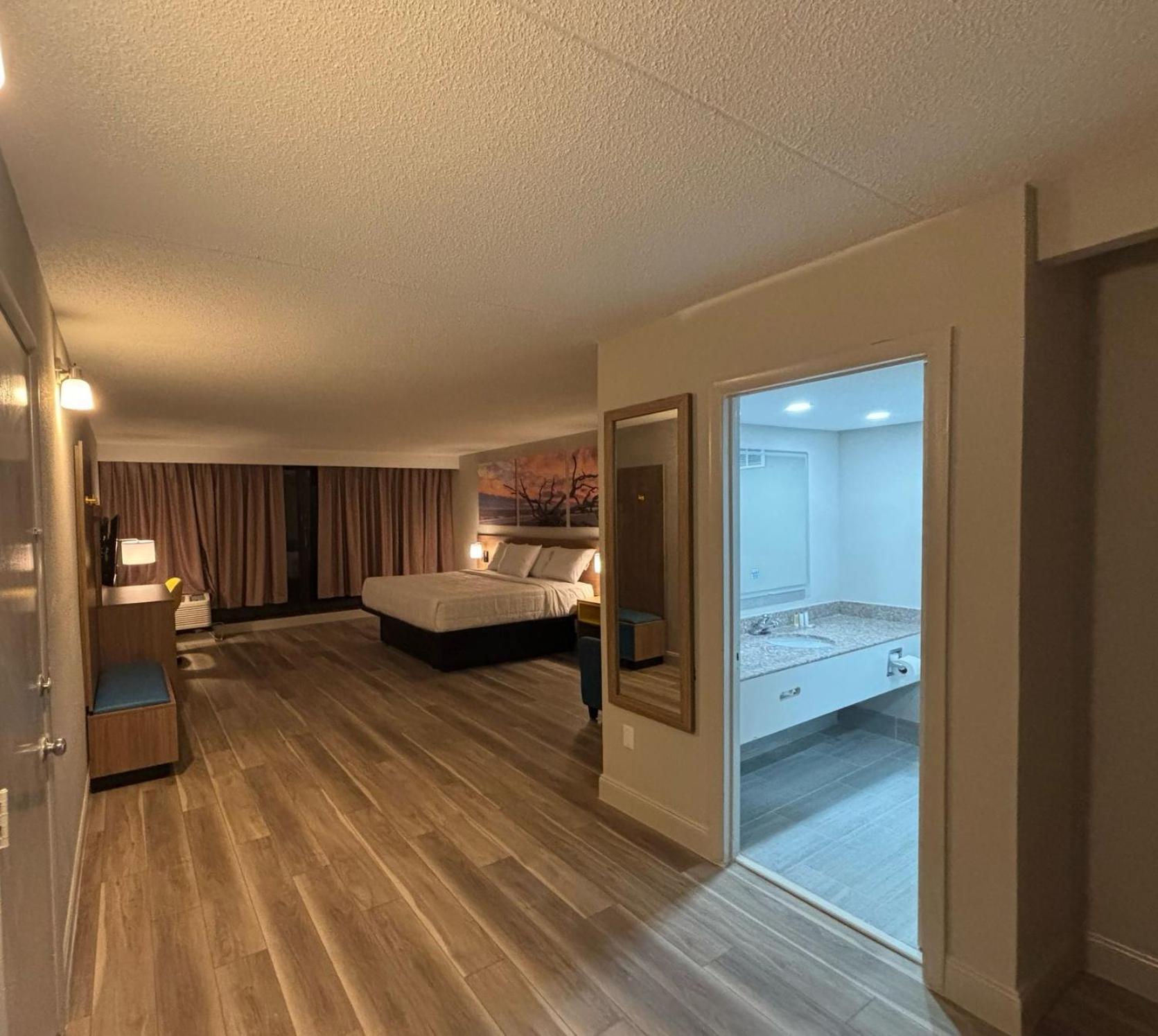 Days Hotel By Wyndham Williamsburg I-64 Екстер'єр фото